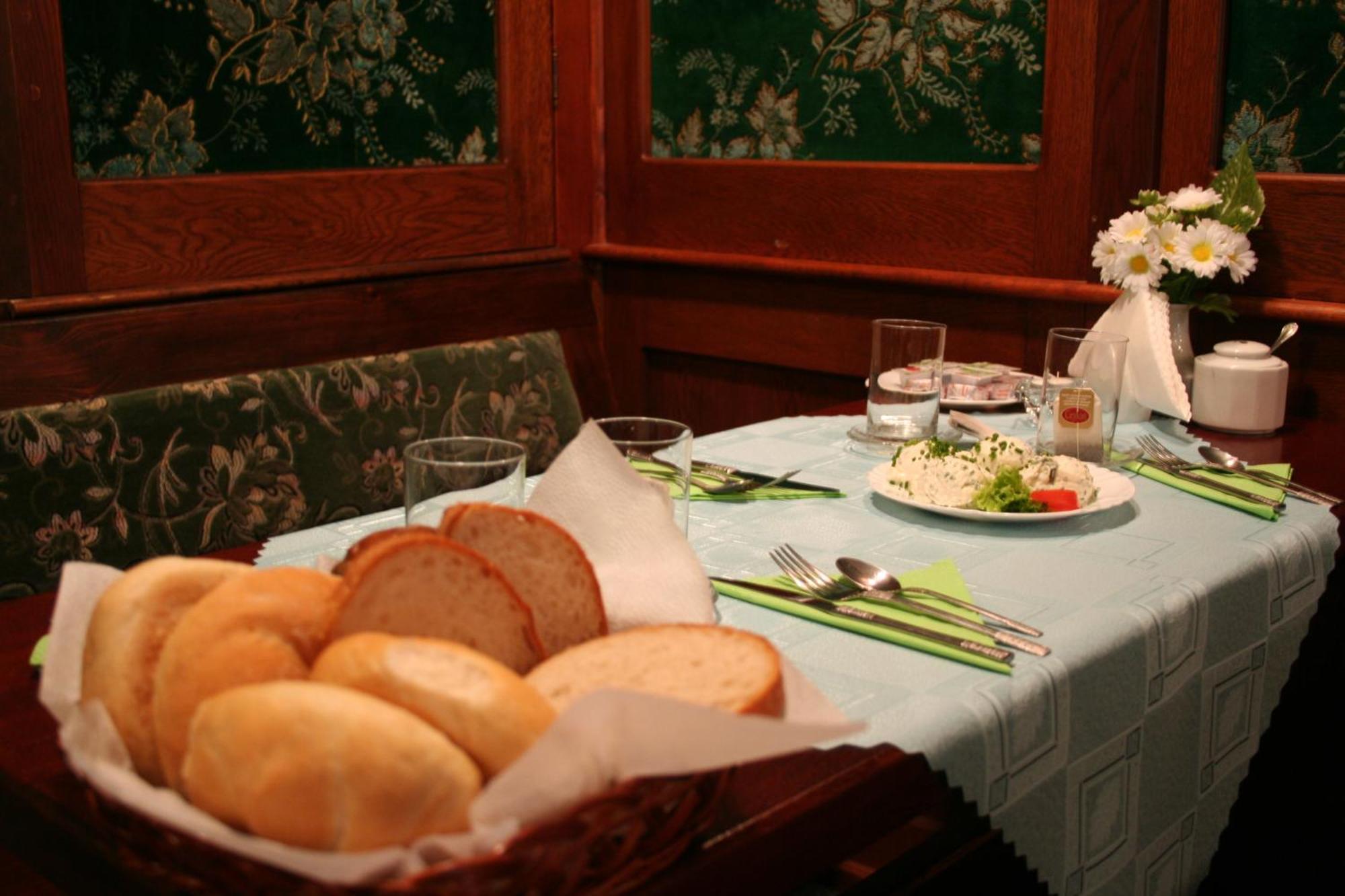 Obiekt Hotelarski Patron Warsaw Ngoại thất bức ảnh