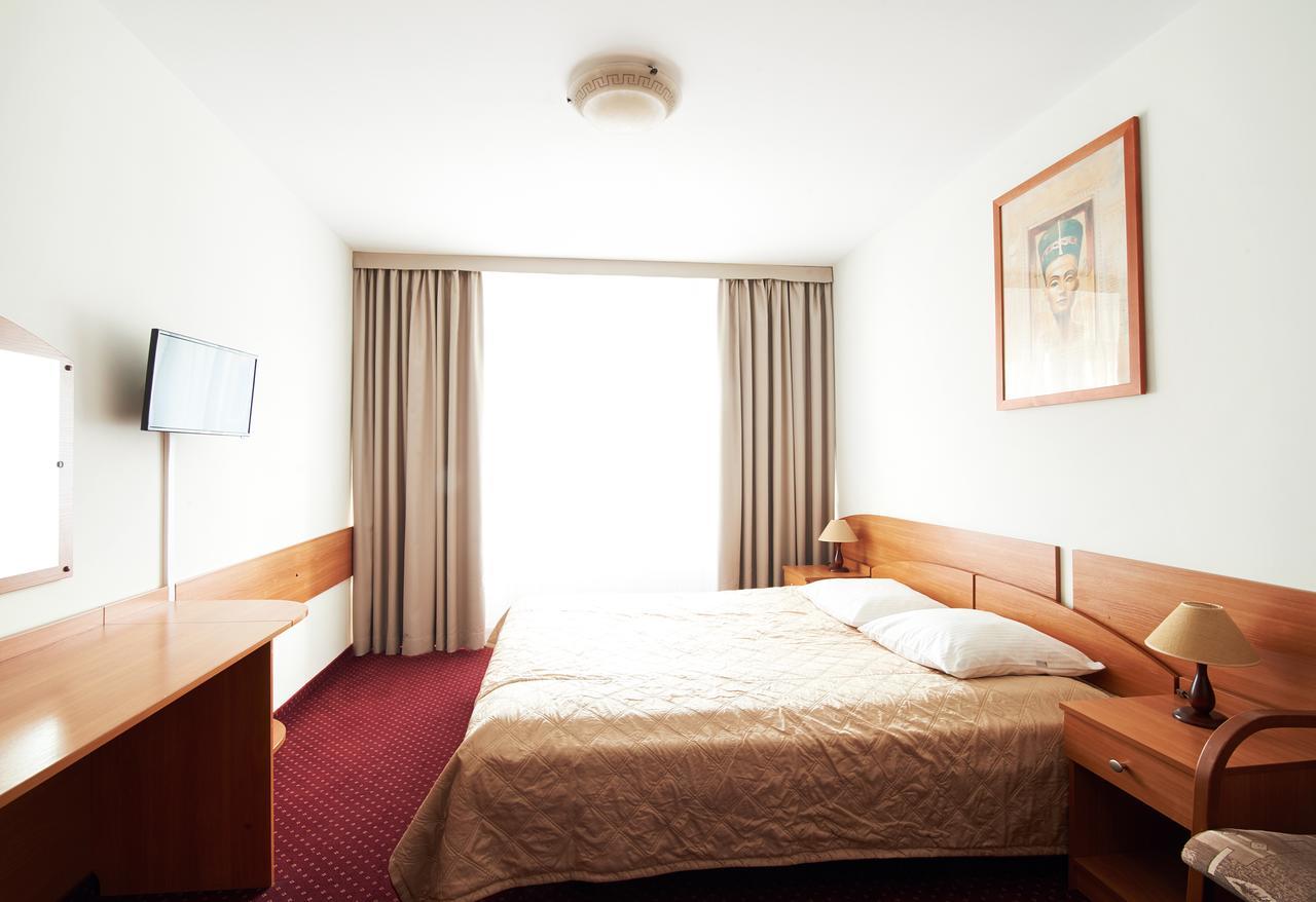 Obiekt Hotelarski Patron Warsaw Ngoại thất bức ảnh