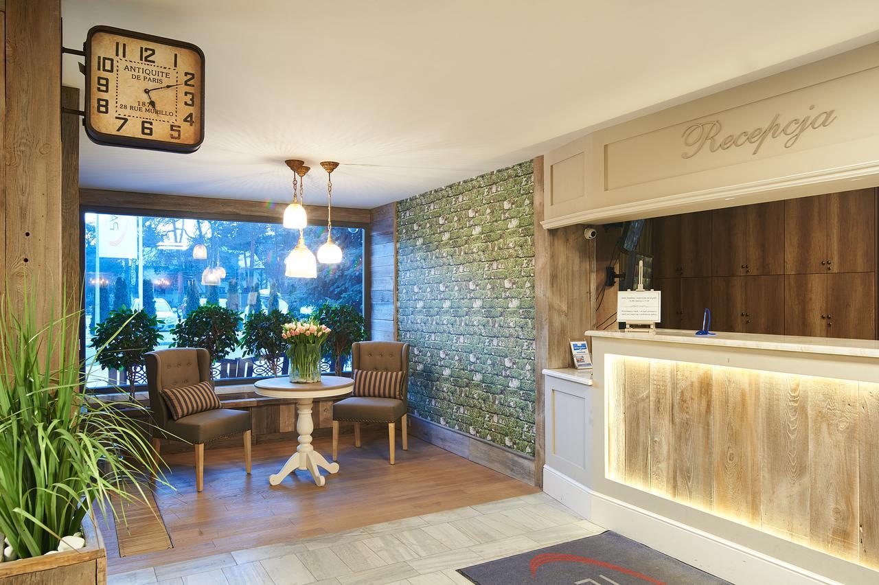 Obiekt Hotelarski Patron Warsaw Ngoại thất bức ảnh